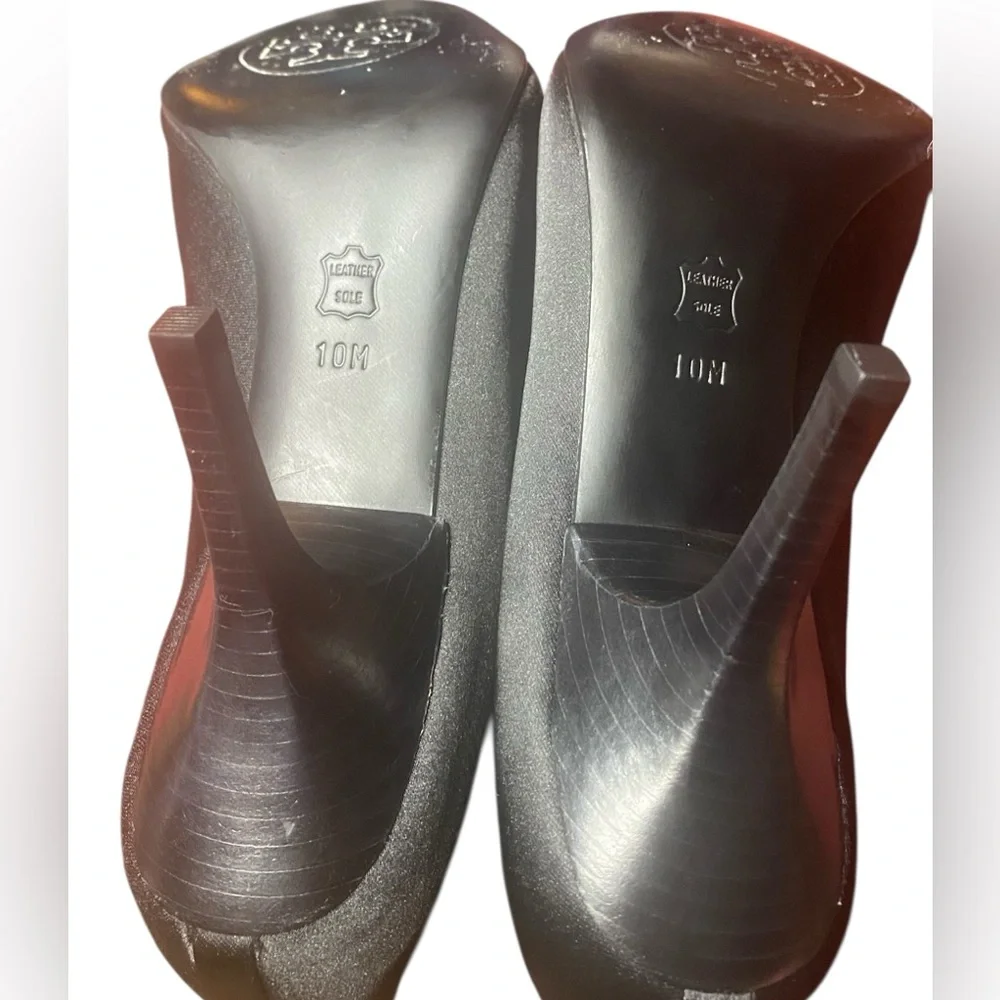 Tory Burch Black Satin Pointed Toe Pumps with Tan Bow Trim - Size 10M
